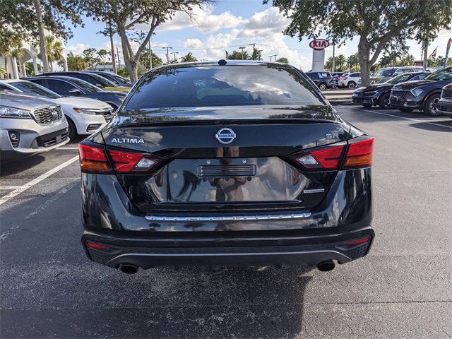Used 2021 Nissan Altima 2.0 SR image 5