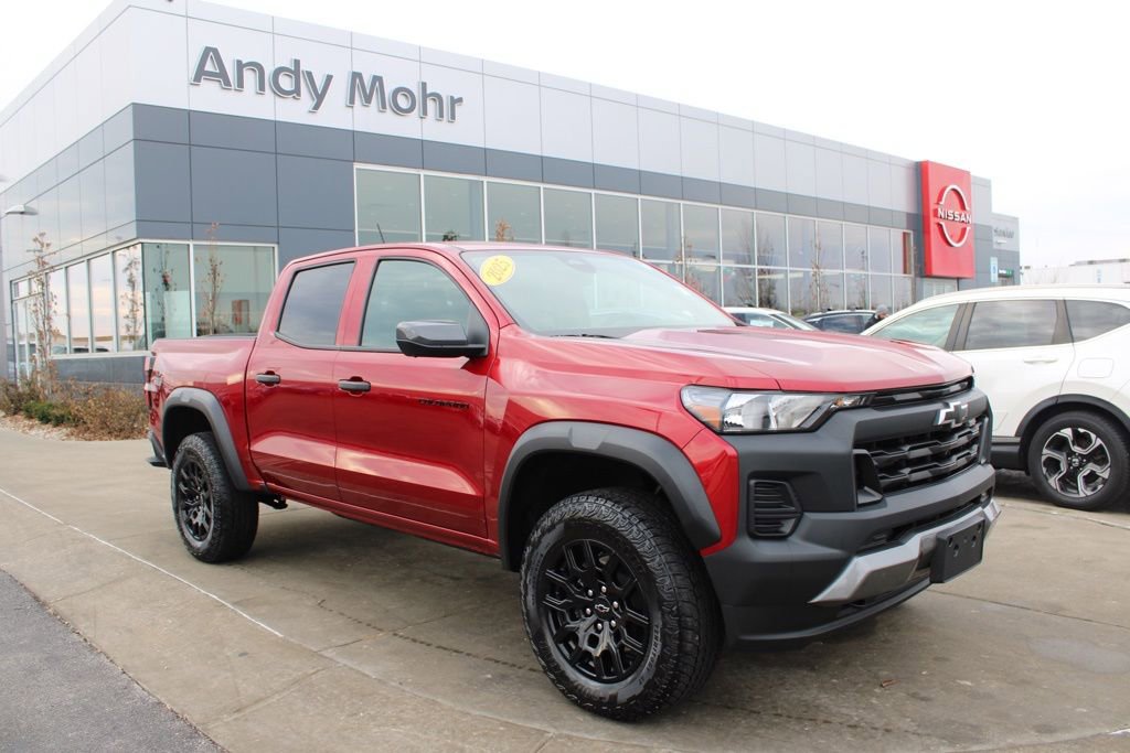 Used 2025 Chevrolet Colorado Trail Boss image 1