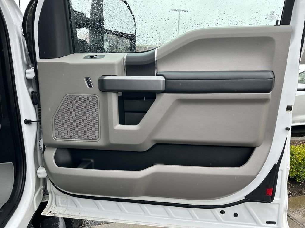 Used 2017 Ford F250 XLT w/ Camper Package image 16