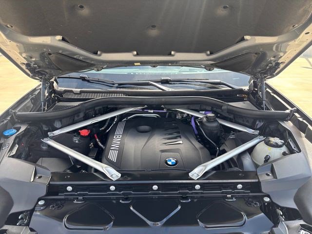 Used 2024 BMW X7 xDrive40i AWD/4WD image 23