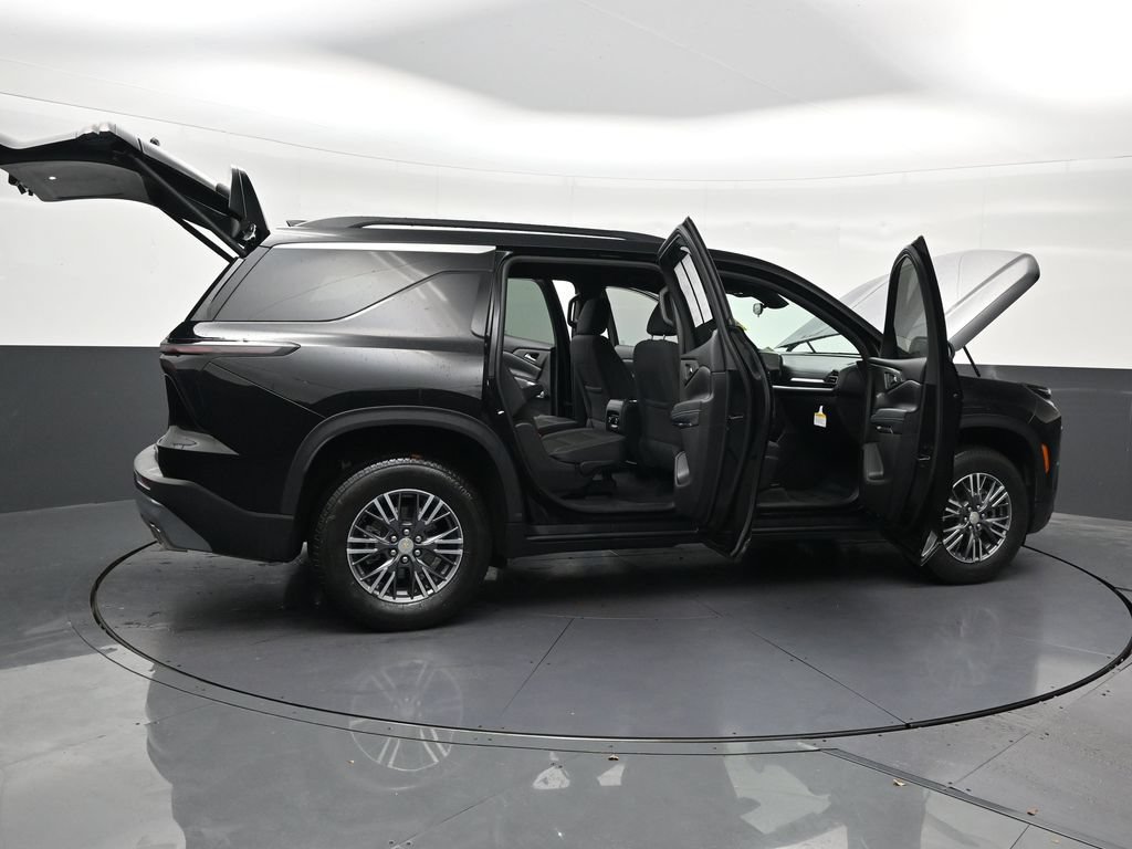 Used 2026 Chevrolet Traverse LT FWD image 34