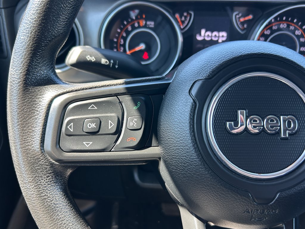 Used 2023 Jeep Gladiator Sport AWD/4WD image 17