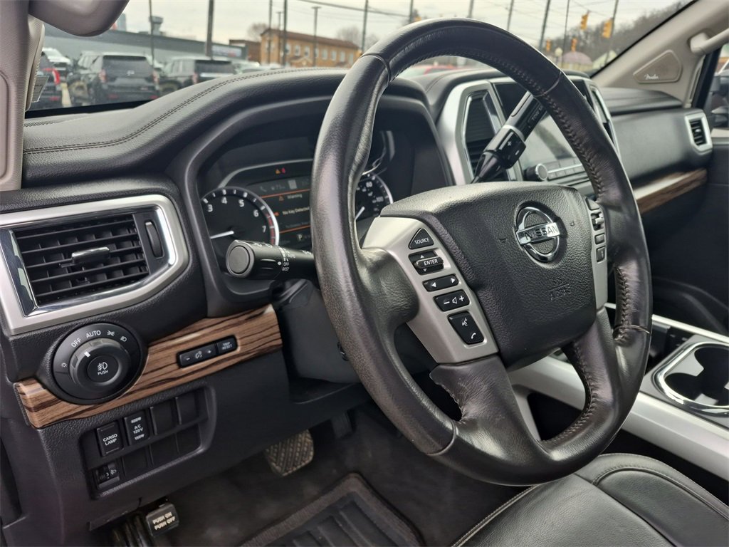 Used 2021 Nissan Titan SL w/ Moonroof Package image 21