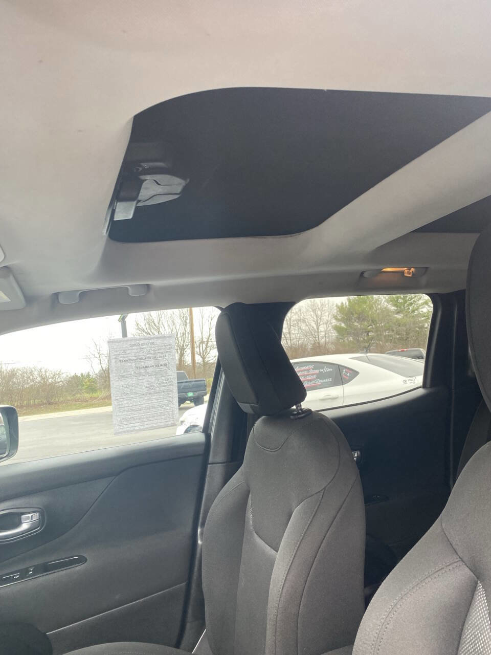 Used 2017 Jeep Renegade Sport w/ Power & Air Group image 17