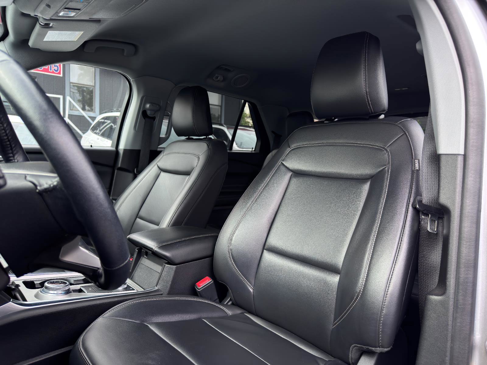 Used 2022 Ford Explorer XLT w/ Equipment Group 202A image 16