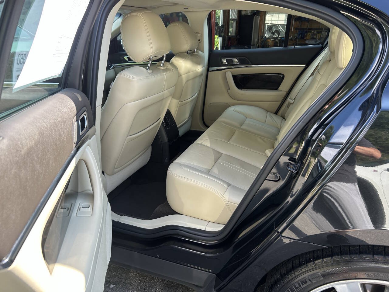 Used 2013 Lincoln MKS AWD image 23
