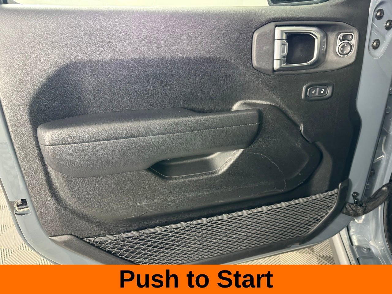 Used 2025 Jeep Wrangler Unlimited Rubicon image 10