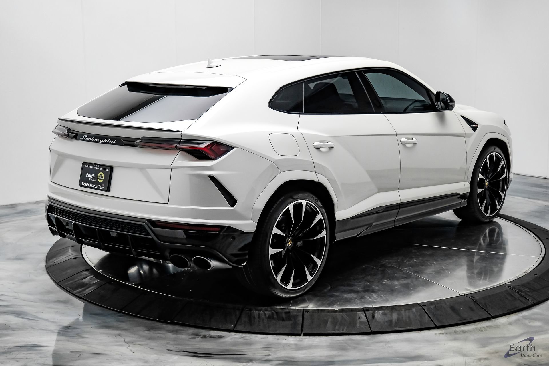 Used 2022 Lamborghini Urus image 16