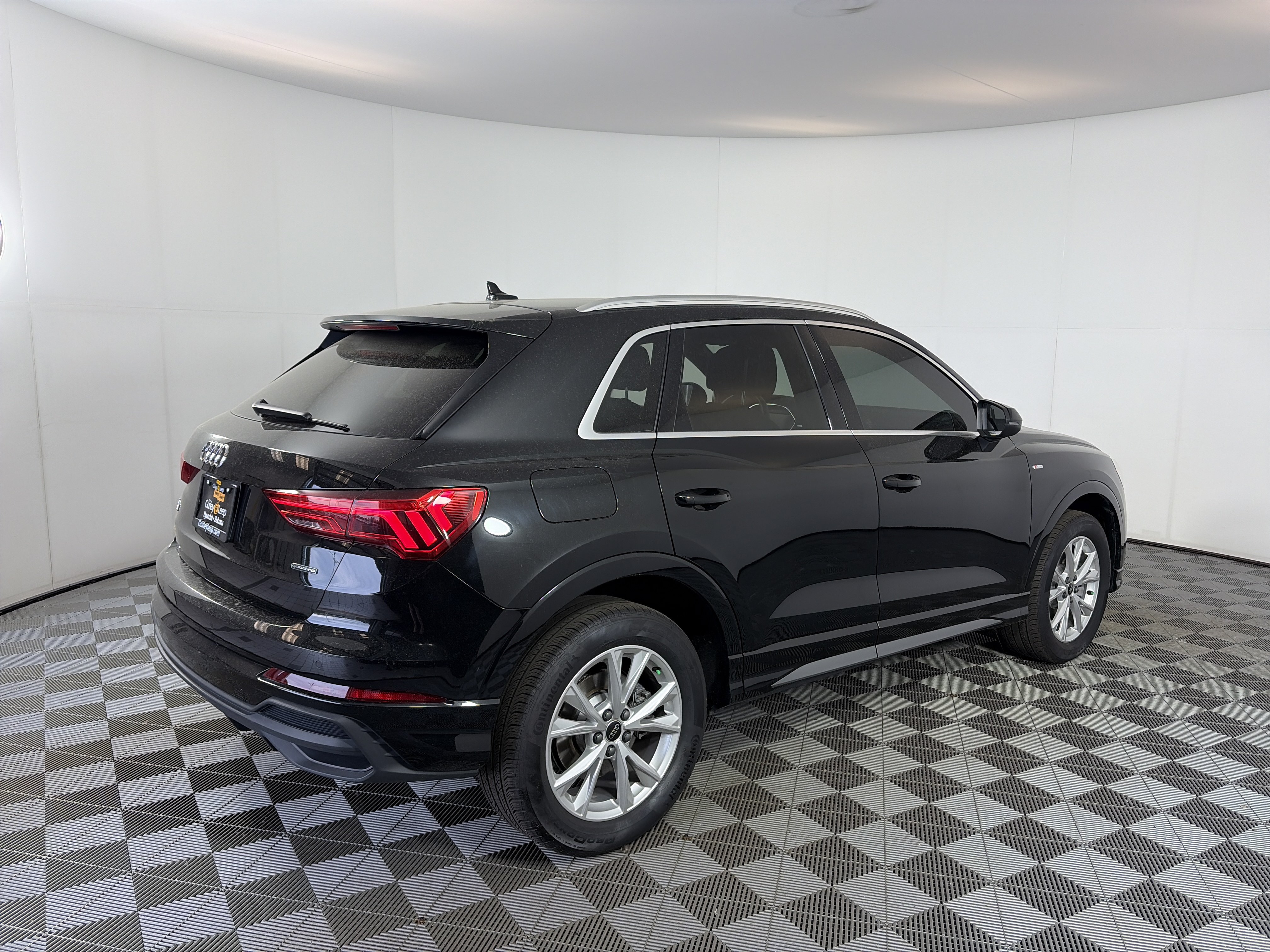 Used 2025 Audi Q3 2.0T Premium AWD/4WD image 9