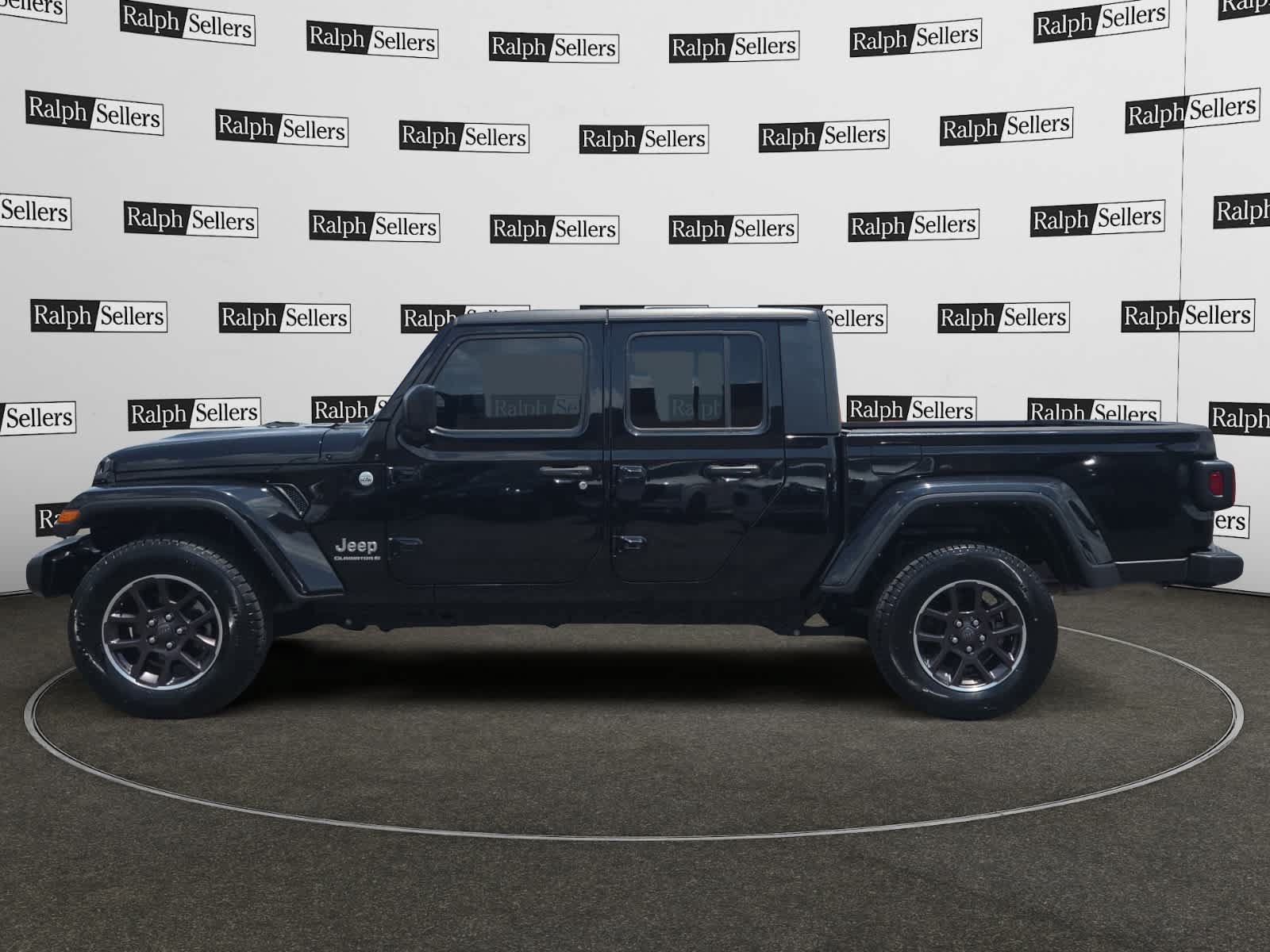 Used 2023 Jeep Gladiator Overland AWD/4WD image 3