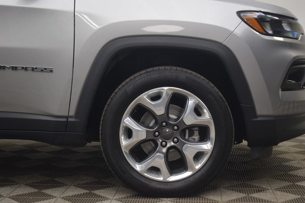 Used 2022 Jeep Compass Limited AWD/4WD image 29