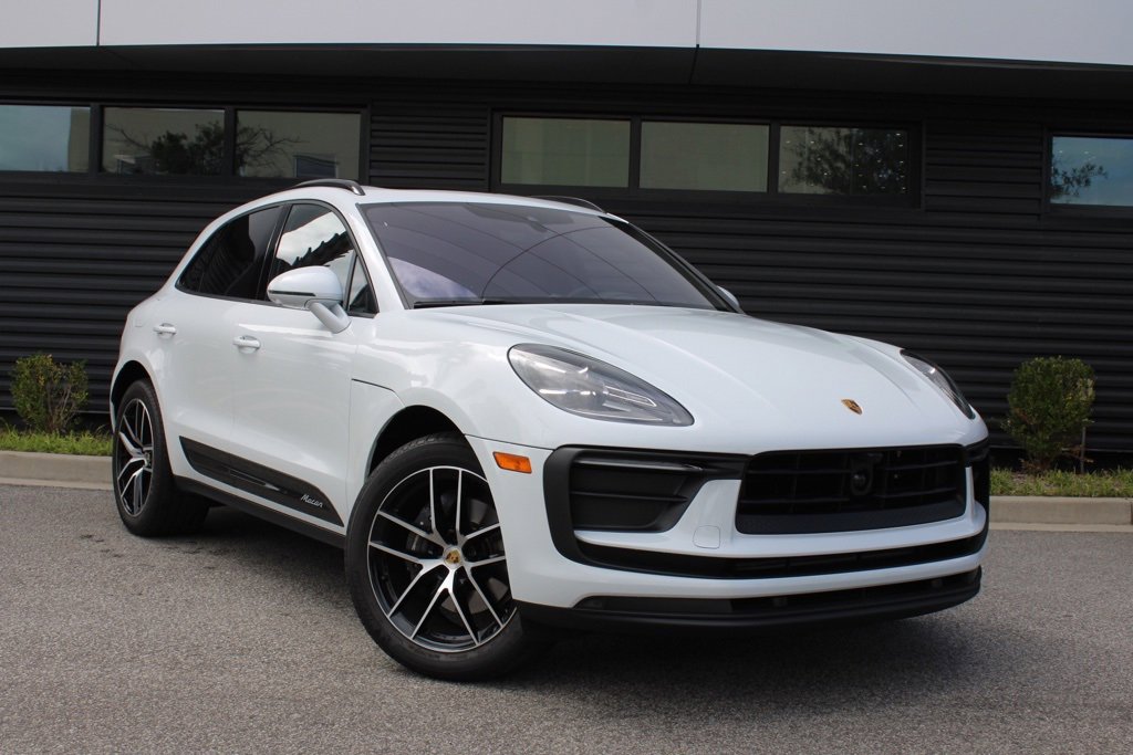 Used 2025 Porsche Macan image 9