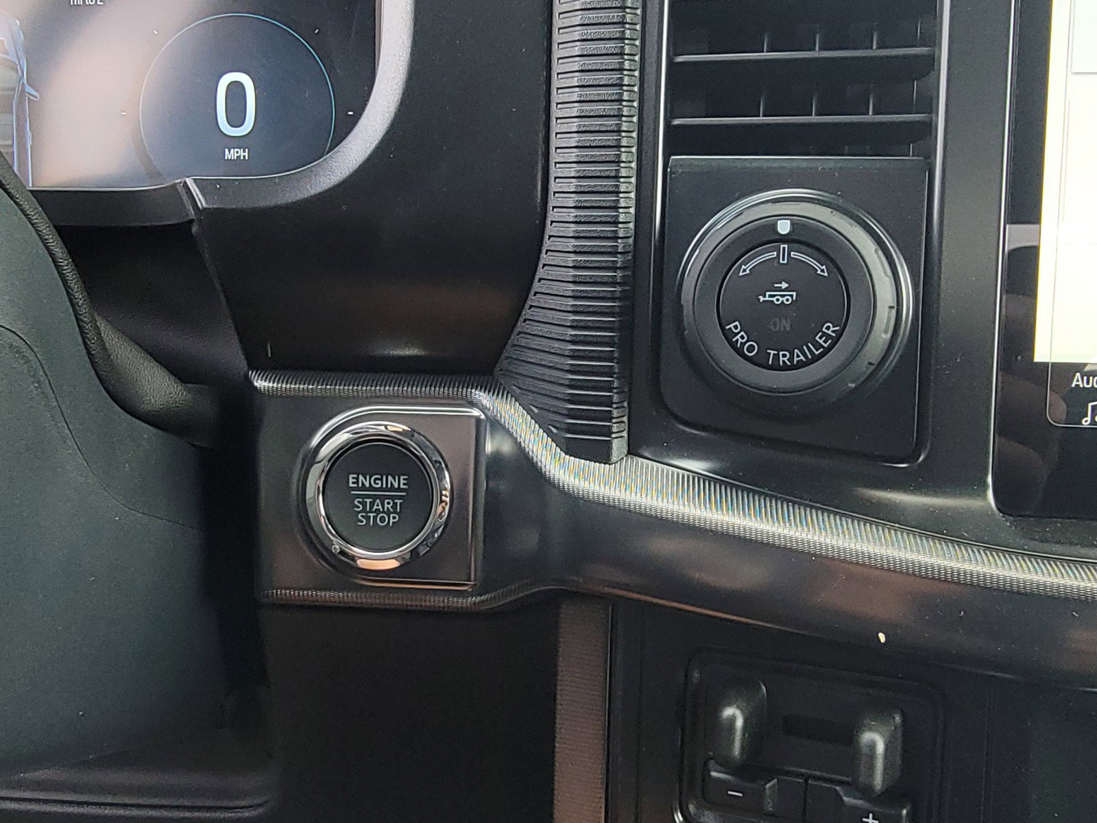 New 2025 Ford F150 Platinum w/ Equipment Group 702A High image 23