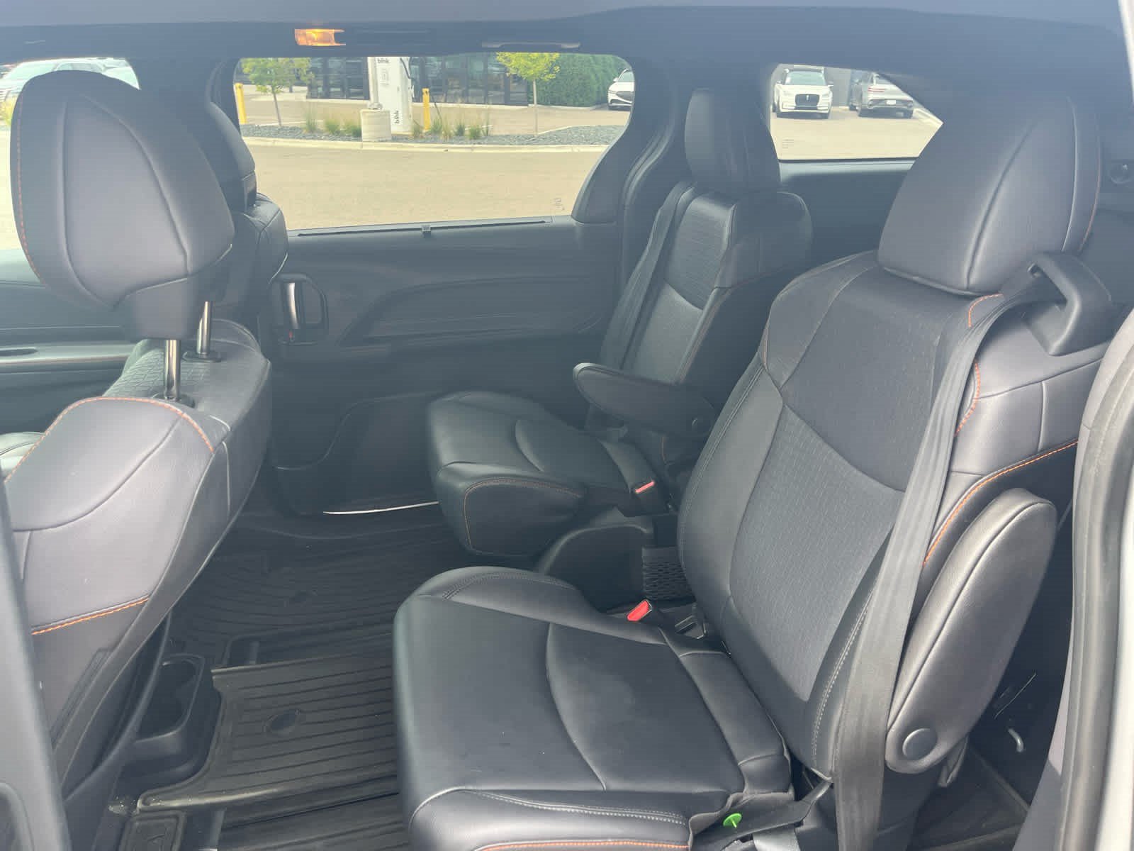 Used 2021 Toyota Sienna XSE w/ XSE Plus Package FWD image 8