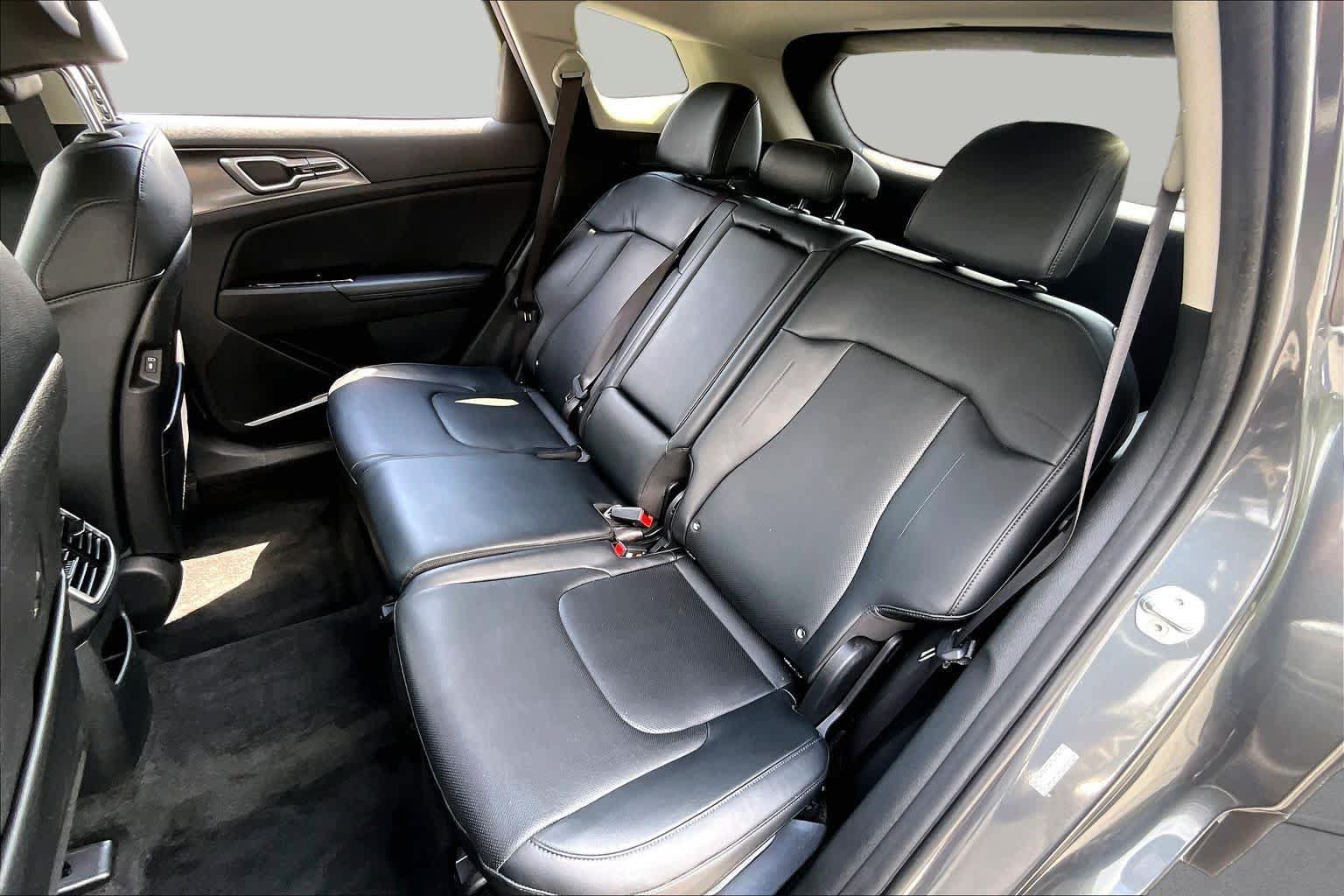 Used 2023 Kia Sportage EX FWD image 19