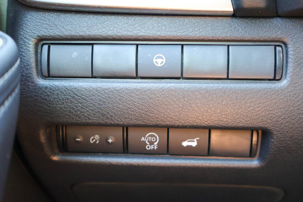 Certified 2026 Nissan Rogue SV FWD image 17
