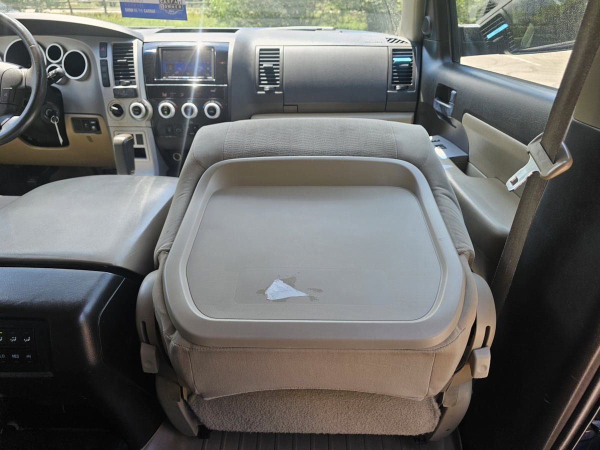 Used 2008 Toyota Sequoia SR5 w/ Towing Pkg AWD/4WD image 48