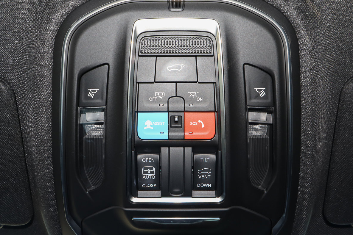 Used 2025 Jeep Grand Cherokee L Altitude AWD/4WD image 30