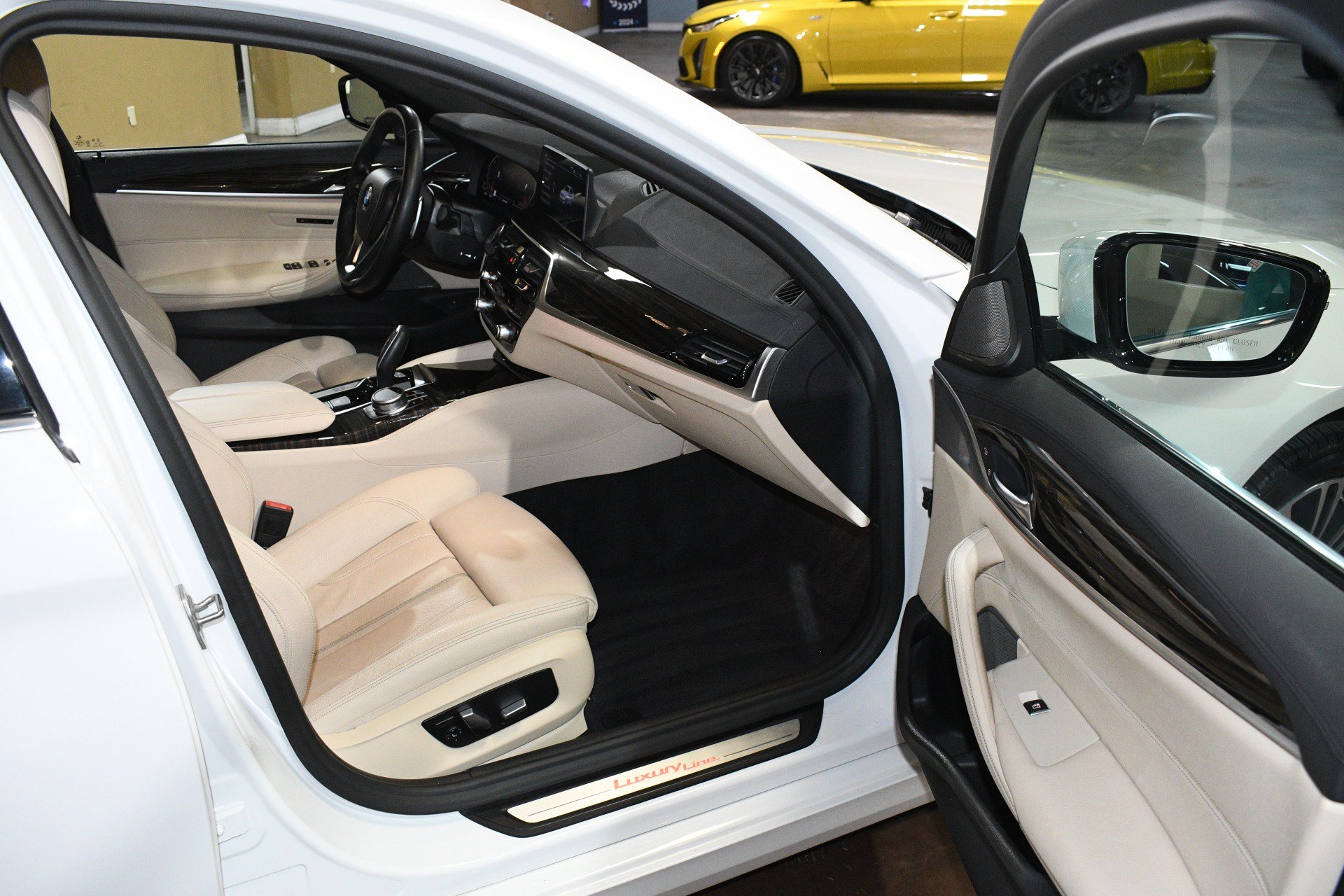 Used 2020 BMW 530i w/ Premium Package RWD image 46
