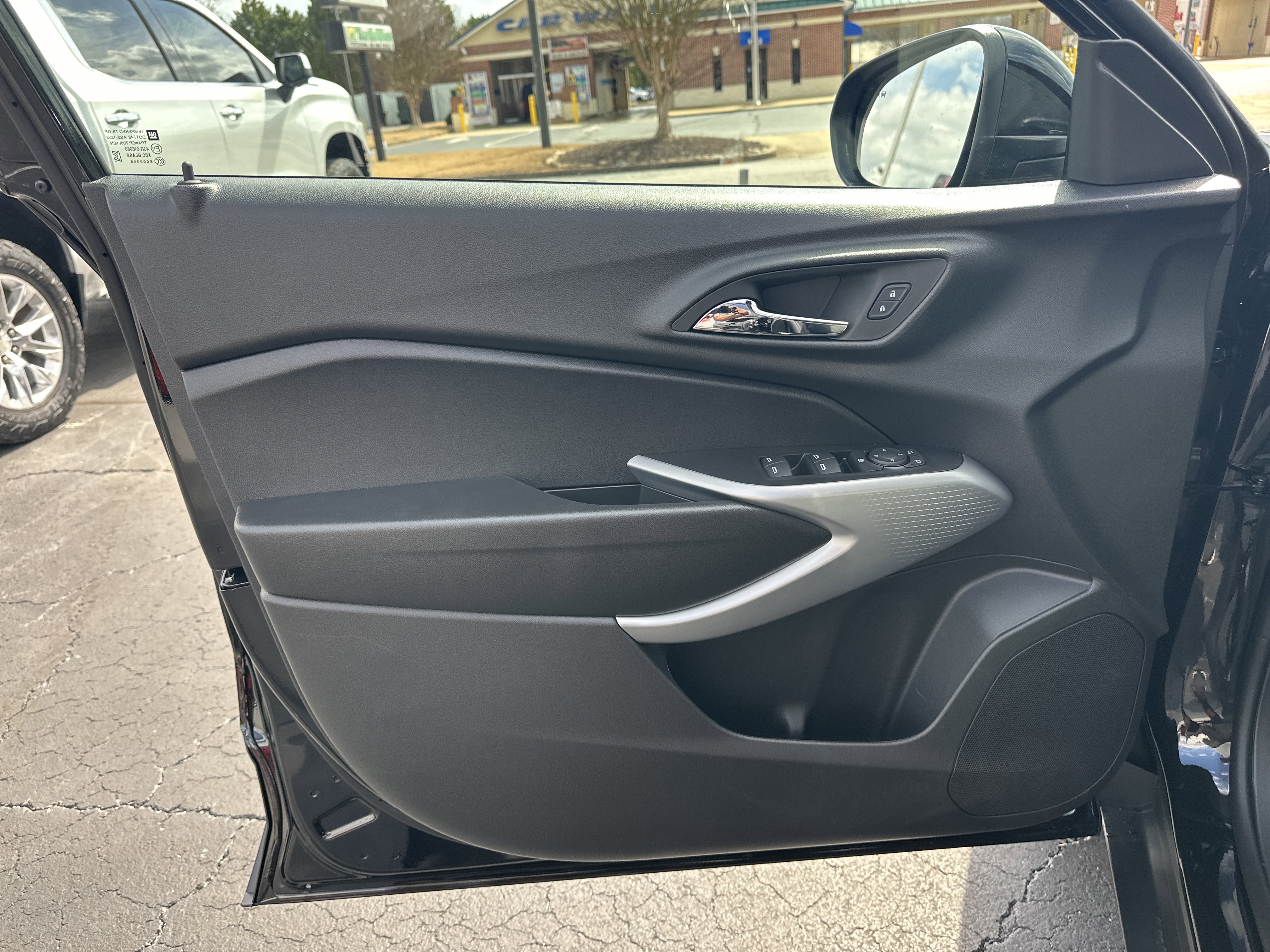 New 2026 Chevrolet Trax LS w/ LS Convenience Package FWD image 12