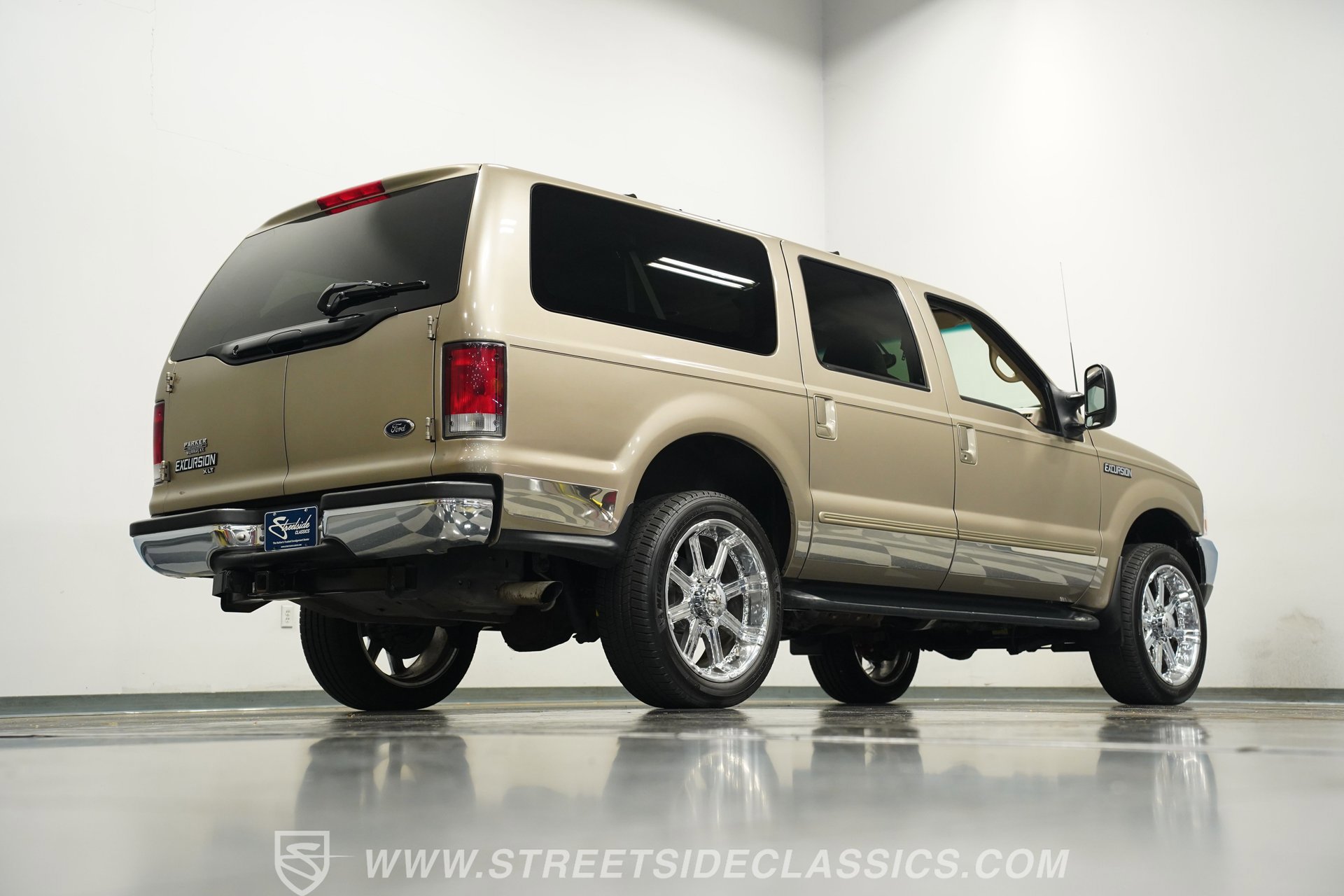 Used 2000 Ford Excursion XLT image 26