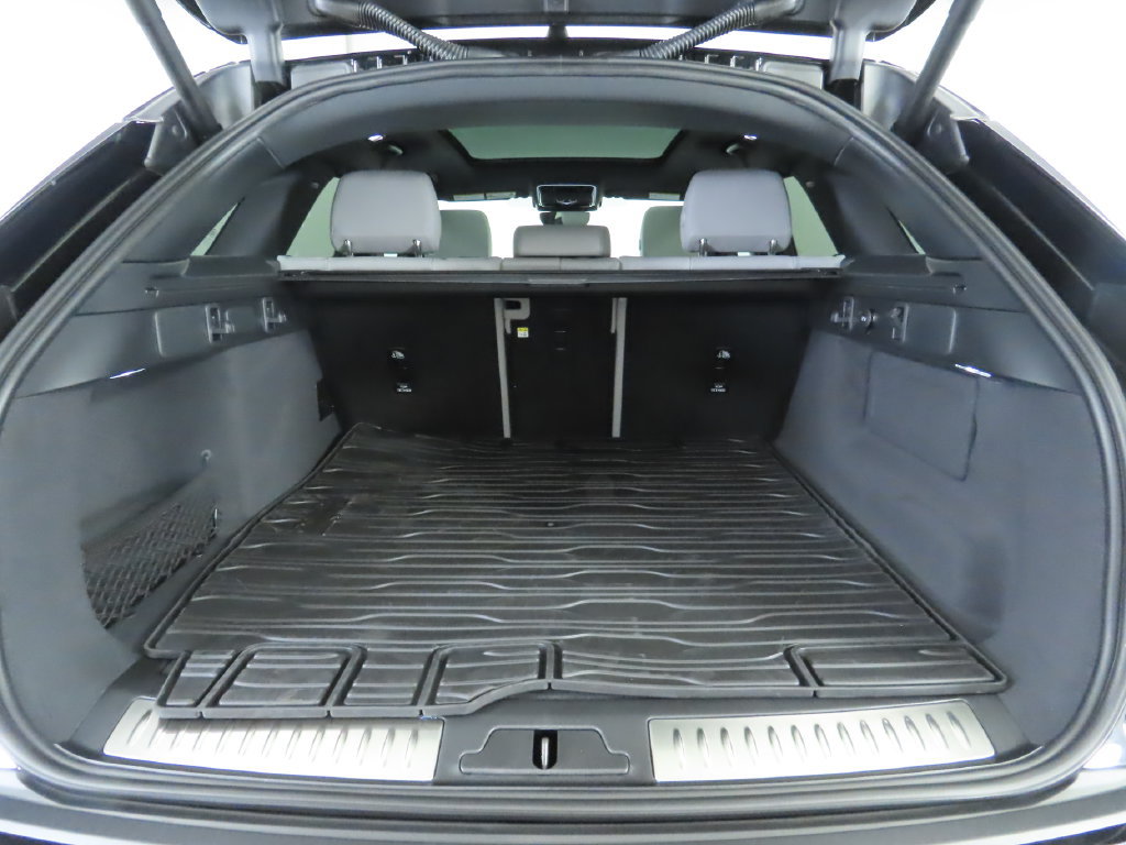 Used 2026 Land Rover Range Rover Velar S AWD/4WD image 29