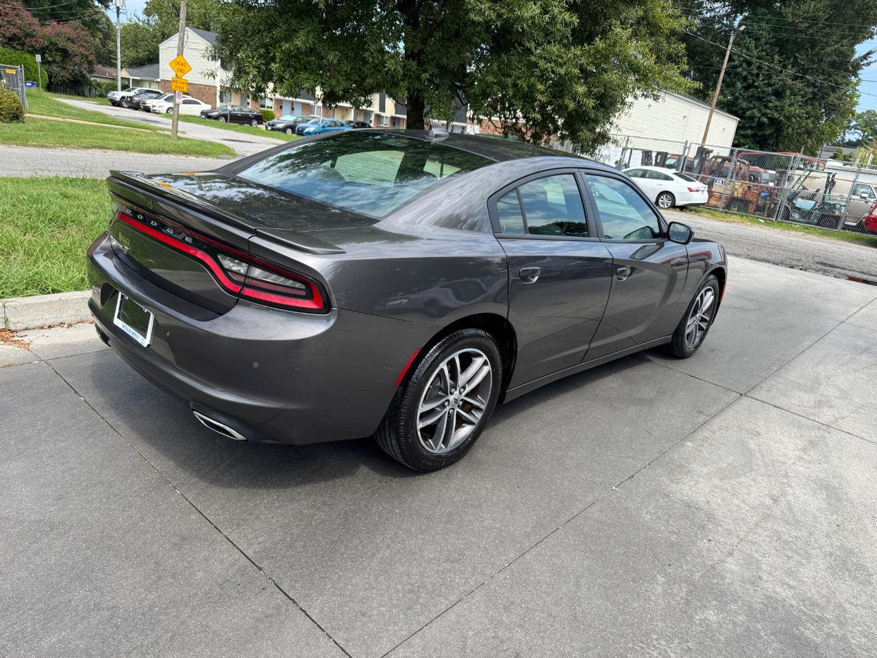 Used 2019 Dodge Charger SXT AWD/4WD image 9