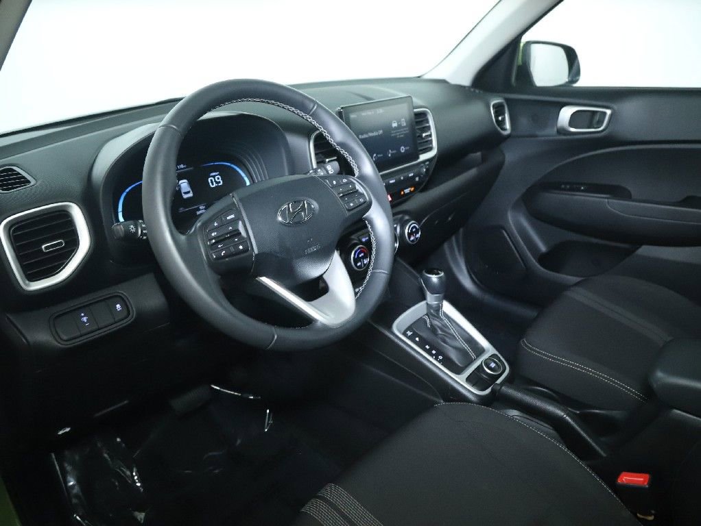 Used 2023 Hyundai Venue SEL FWD image 20