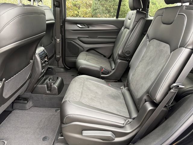 New 2025 Jeep Grand Cherokee L Altitude image 22