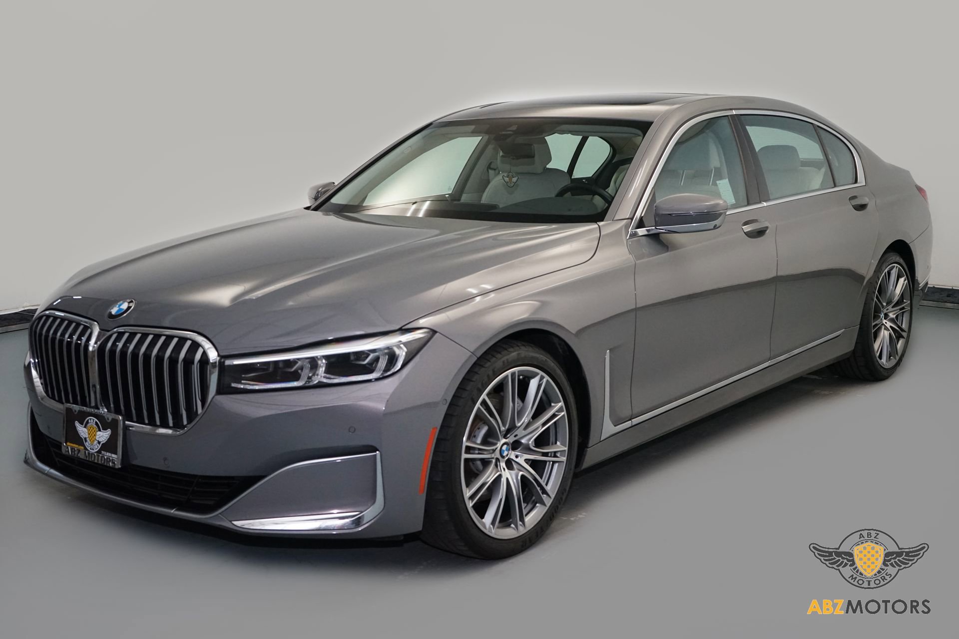 Used 2022 BMW 740i RWD image 3