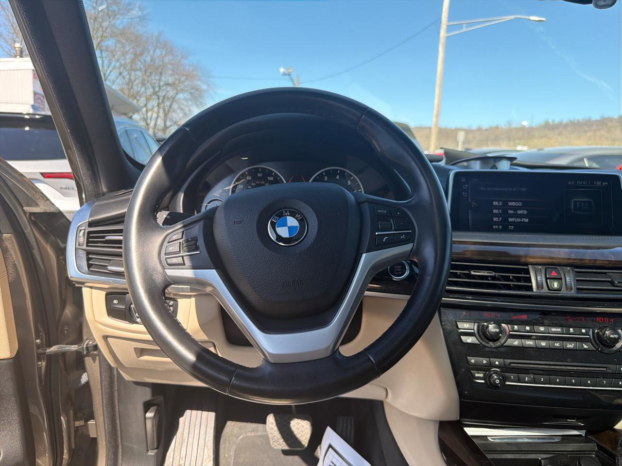 Used 2017 BMW X5 xDrive50i AWD/4WD image 23