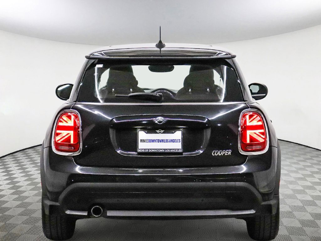 Used 2023 MINI Cooper 2-Door Hardtop FWD image 7