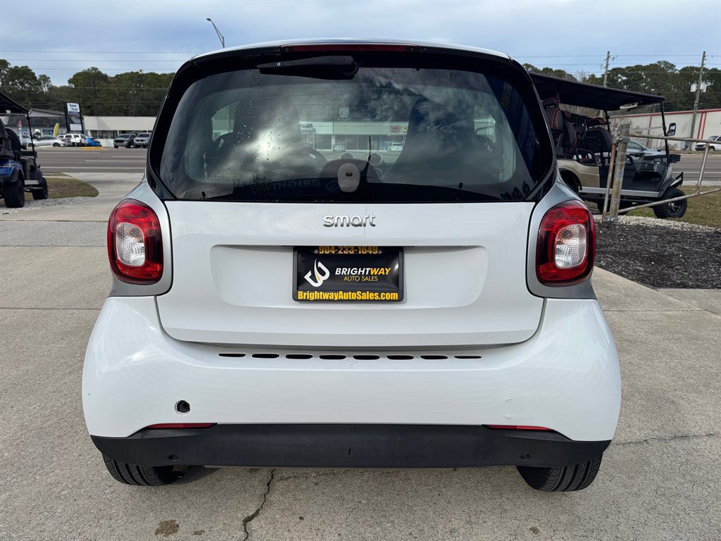 Used 2016 smart fortwo pure image 7