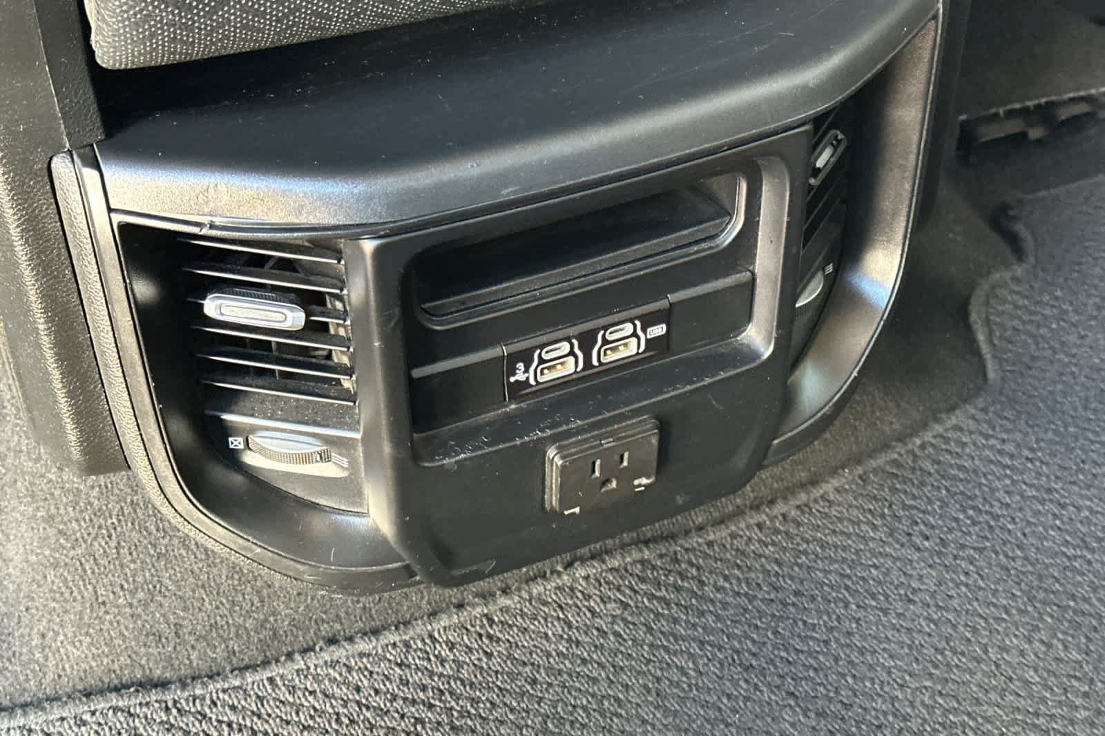 Used 2019 RAM 1500 Laramie AWD/4WD image 14