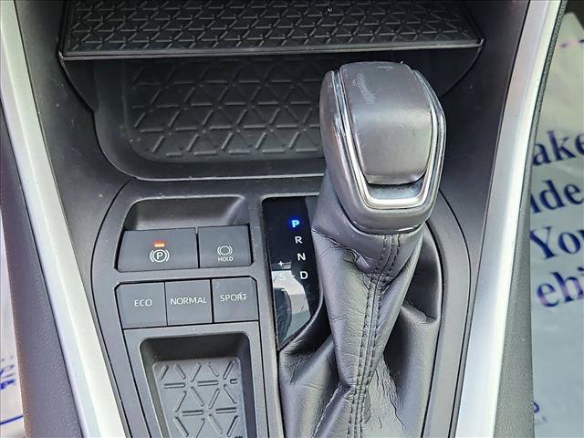 Used 2021 Toyota RAV4 XLE Premium image 12