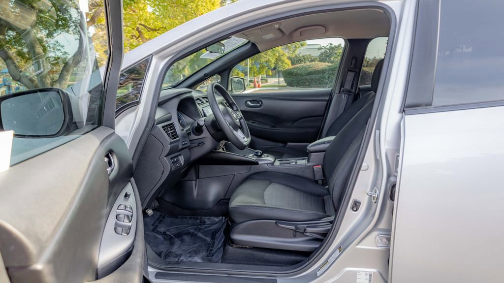 Used 2021 Nissan Leaf S w/ S Charge Package image 18