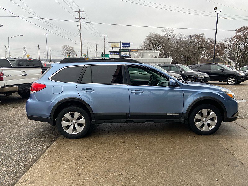 Used 2011 Subaru Outback 2.5i Limited w/ PWR Moonroof Pkg image 4