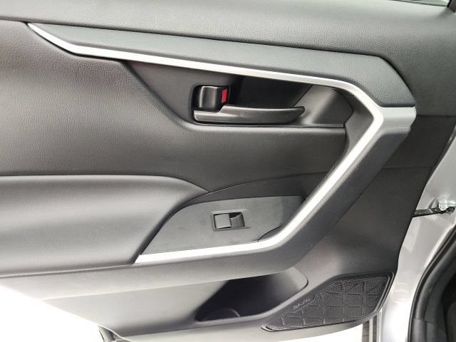 Certified 2025 Toyota RAV4 LE FWD image 9