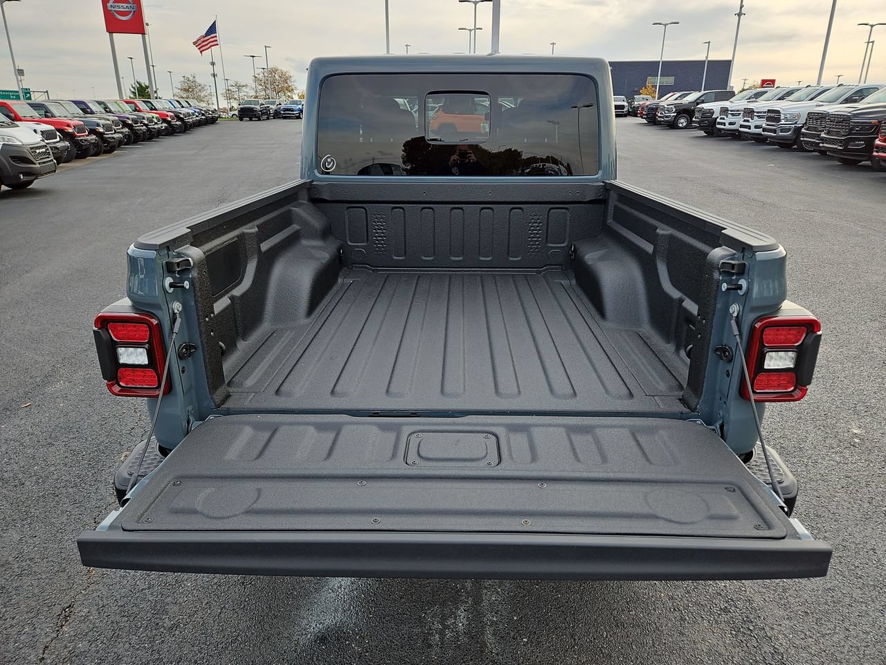 New 2026 Jeep Gladiator Sport AWD/4WD image 7