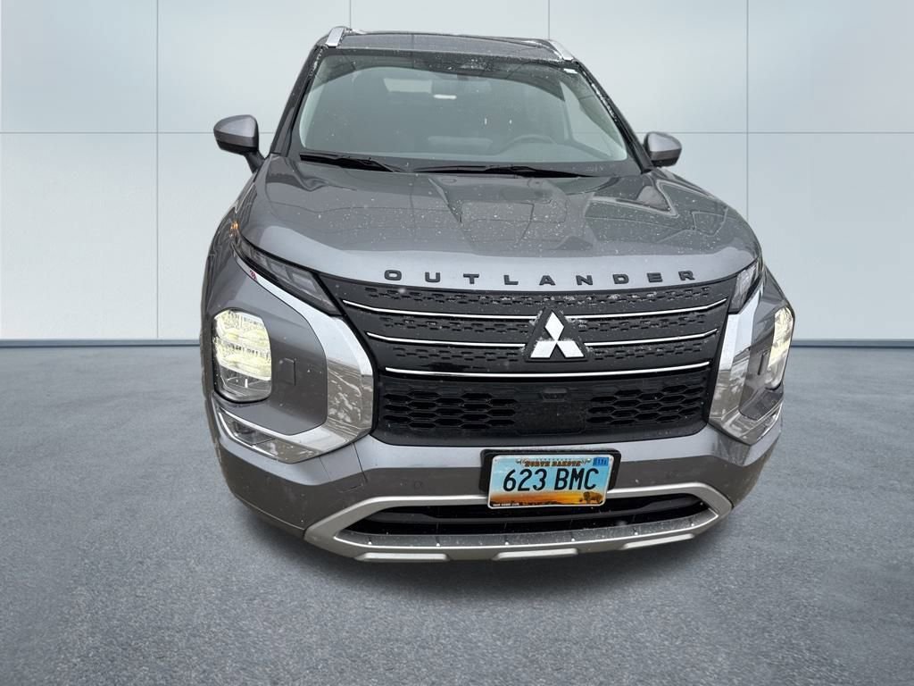 Used 2022 Mitsubishi Outlander SEL video 2