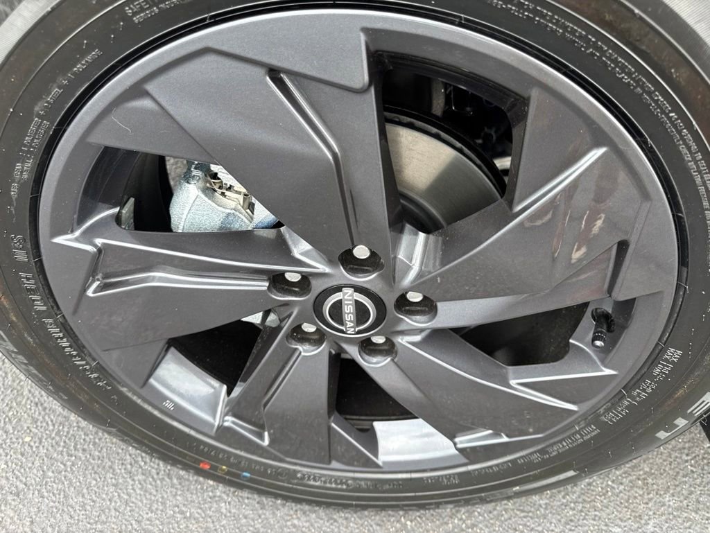 New 2026 Nissan Rogue SV FWD image 8