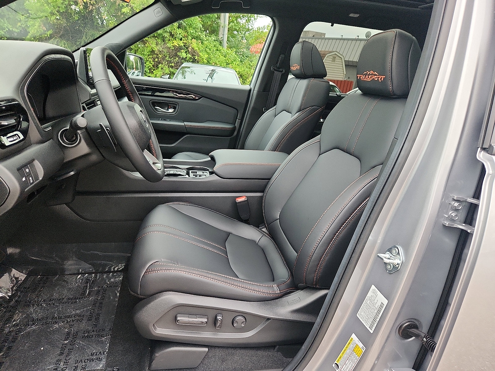 New 2025 Honda Pilot TrailSport image 9