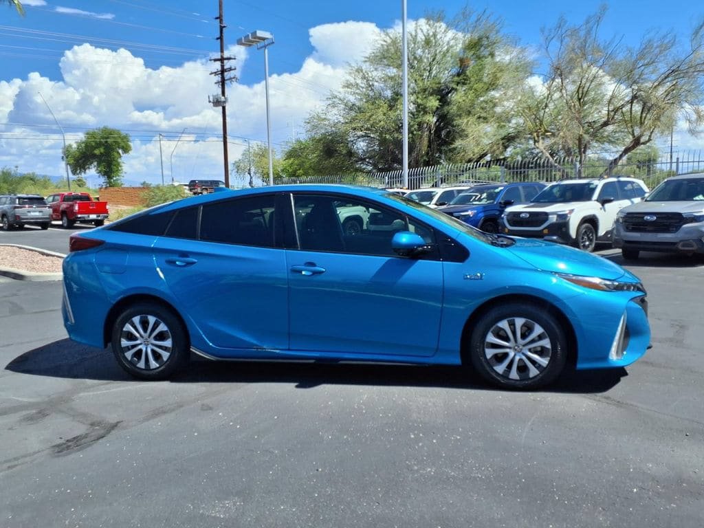 Used 2020 Toyota Prius Prime LE w/ Carpet Mat Package FWD image 9