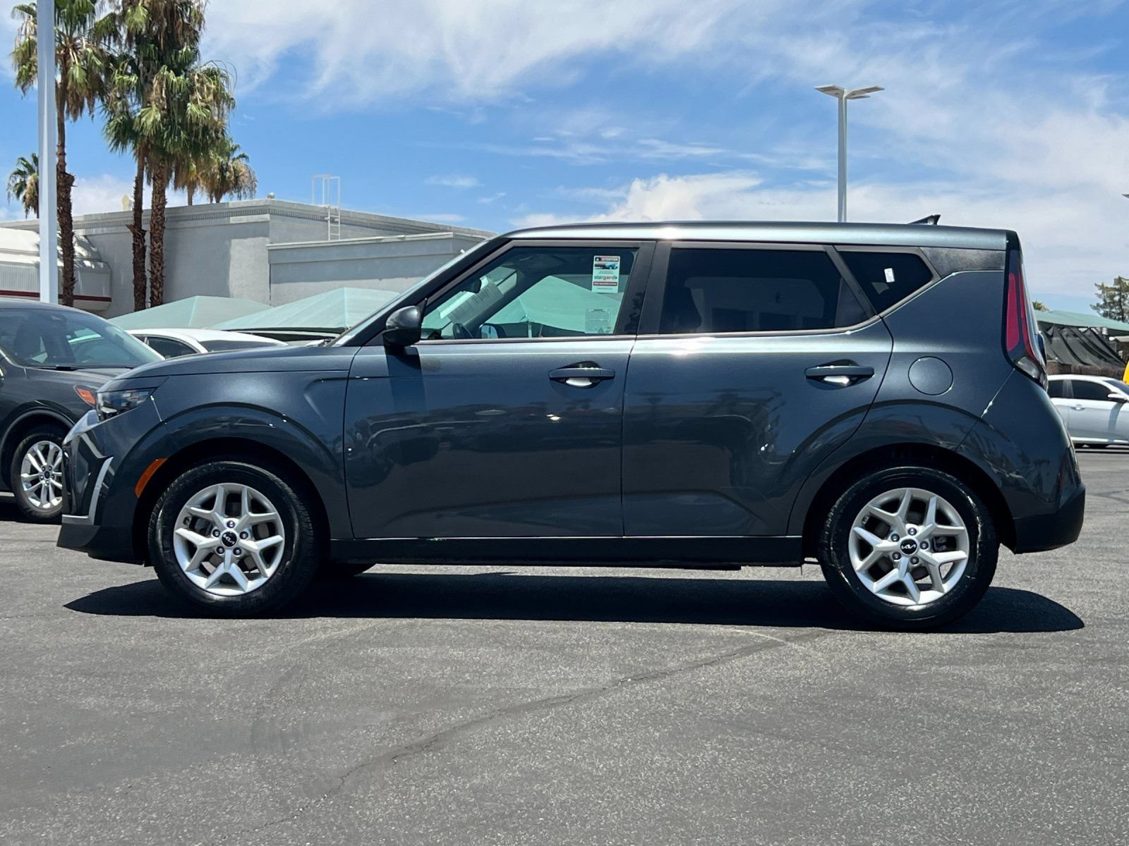 Certified 2023 Kia Soul LX w/ LX Technology Package FWD image 6