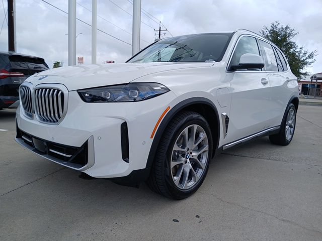 New 2026 BMW X5 xDrive50e AWD/4WD image 3