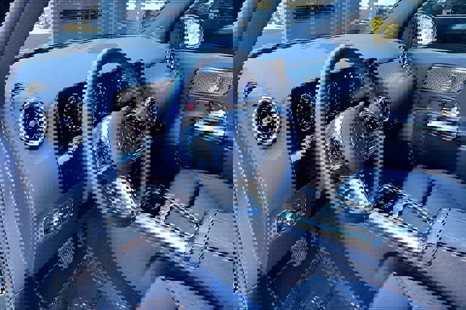 Used 2025 Mercedes-Benz GLA 250 image 17