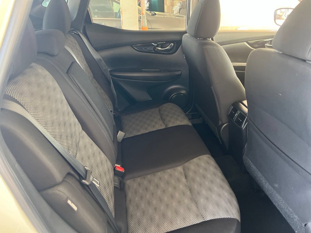 Used 2022 Nissan Rogue Sport SV AWD/4WD image 14