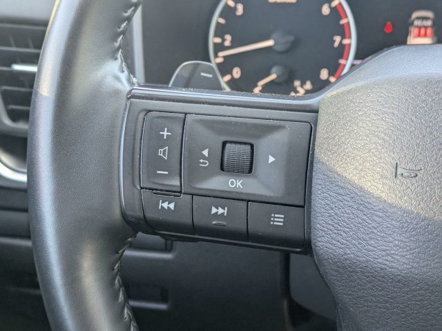 Used 2025 Nissan Rogue SV FWD image 26