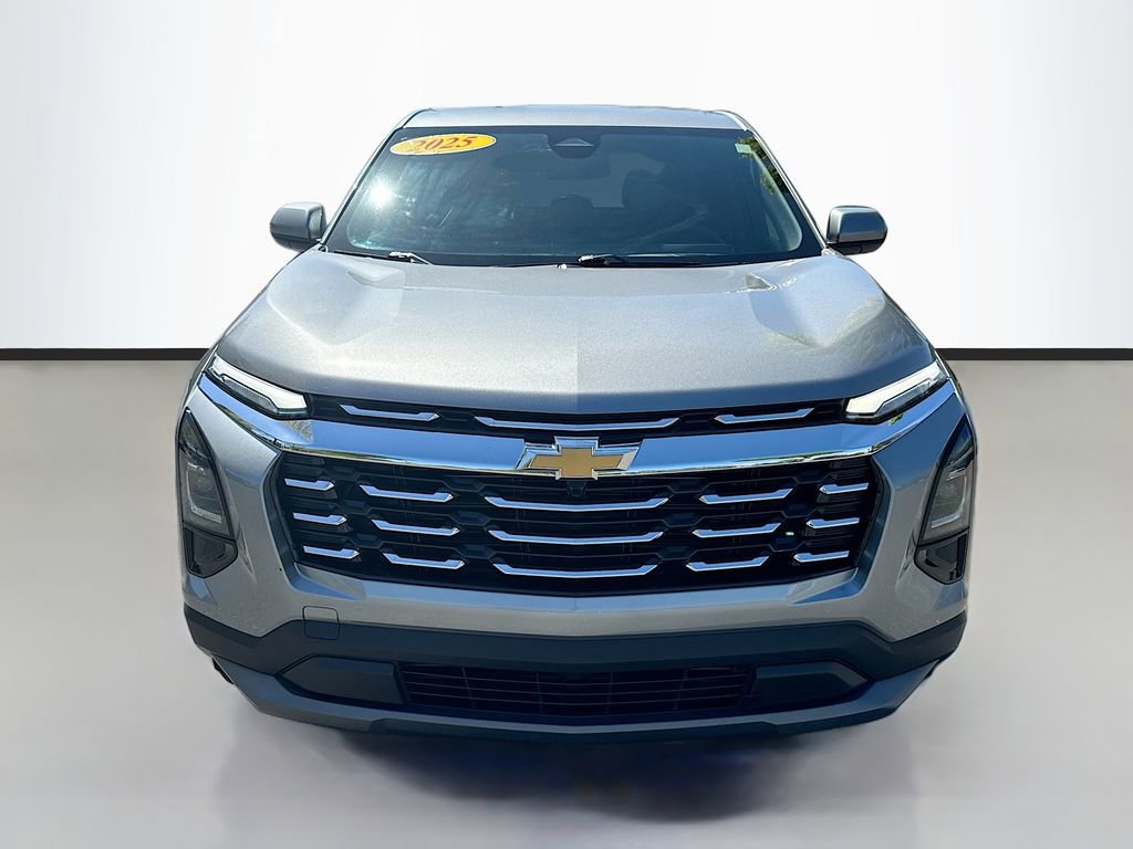Used 2025 Chevrolet Equinox LT FWD image 2