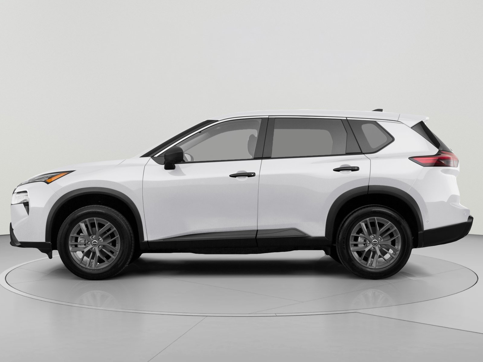 Used 2025 Nissan Rogue S AWD/4WD image 2